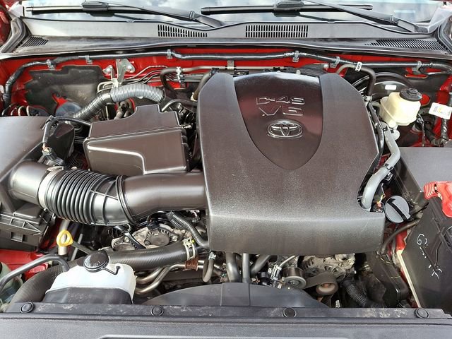 Used 2016 Toyota Tacoma Limited w/ Towing Package image 29