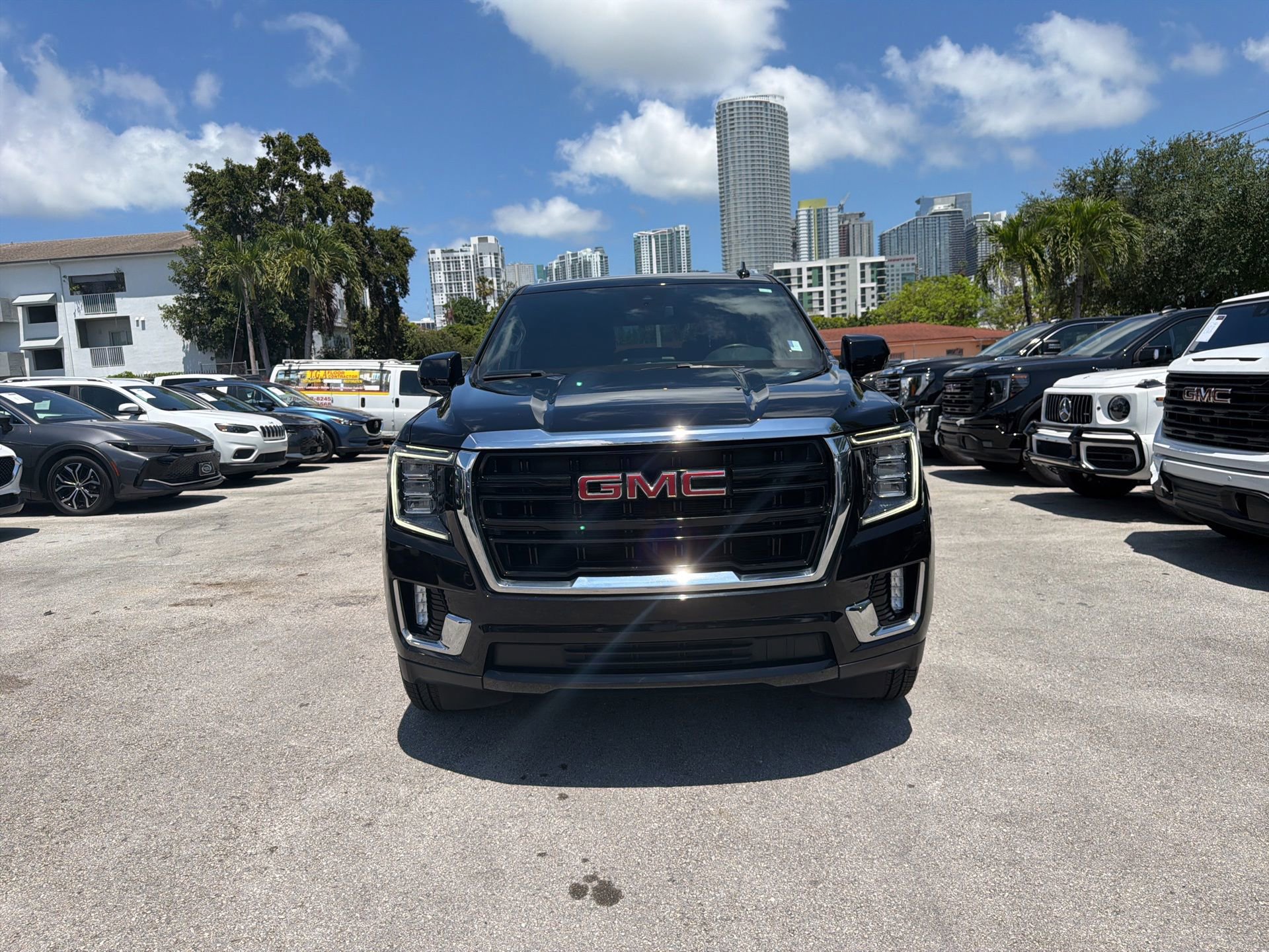 Used 2023 GMC Yukon SLE w/ Gmc Pro Safety Plus Package RWD video 2