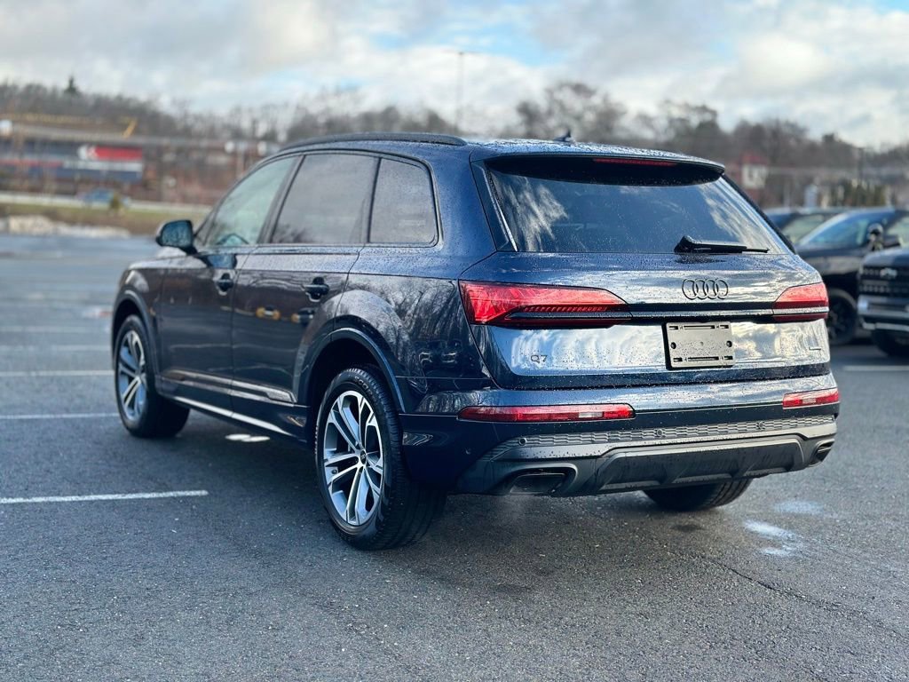 Certified 2025 Audi Q7 2.0T Premium w/ Convenience Plus Package image 4