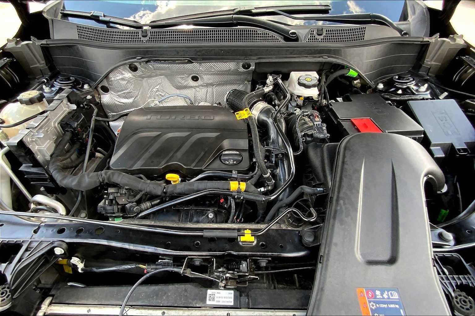 Certified 2024 Chevrolet Trax RS image 30