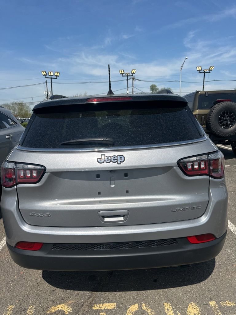 Used 2022 Jeep Compass Limited w/ Sun and Sound Group image 8