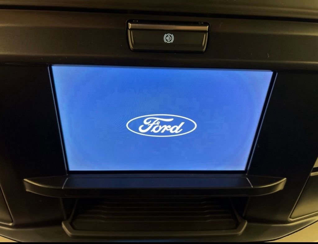 New 2025 Ford F550 4x4 Regular Cab Super Duty image 9