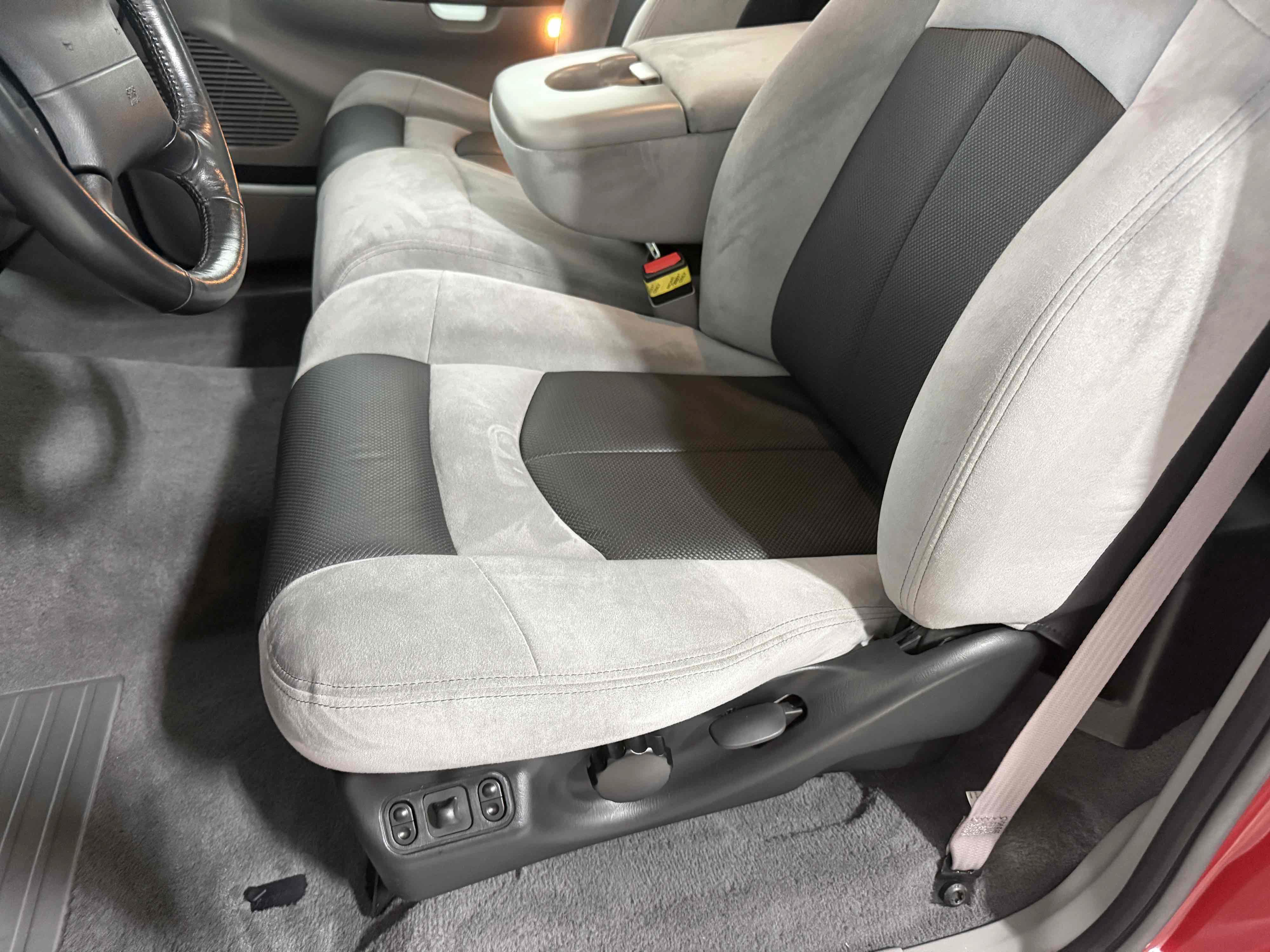 Used 2001 Ford F150 Lightning RWD image 12