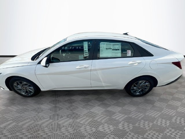 New 2026 Hyundai Elantra Hybrid FWD image 4