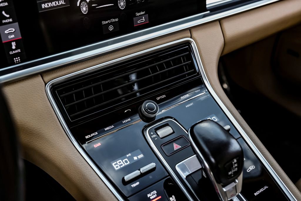 Used 2018 Porsche Panamera 4 image 25