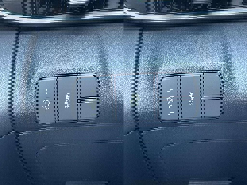 New 2026 Hyundai Elantra Sport image 17