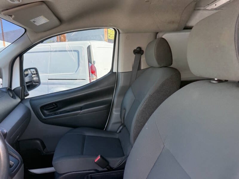 Used 2019 Nissan NV200 SV w/ Navigation Package FWD image 18