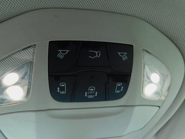 Certified 2020 Chrysler Voyager Lxi FWD image 19