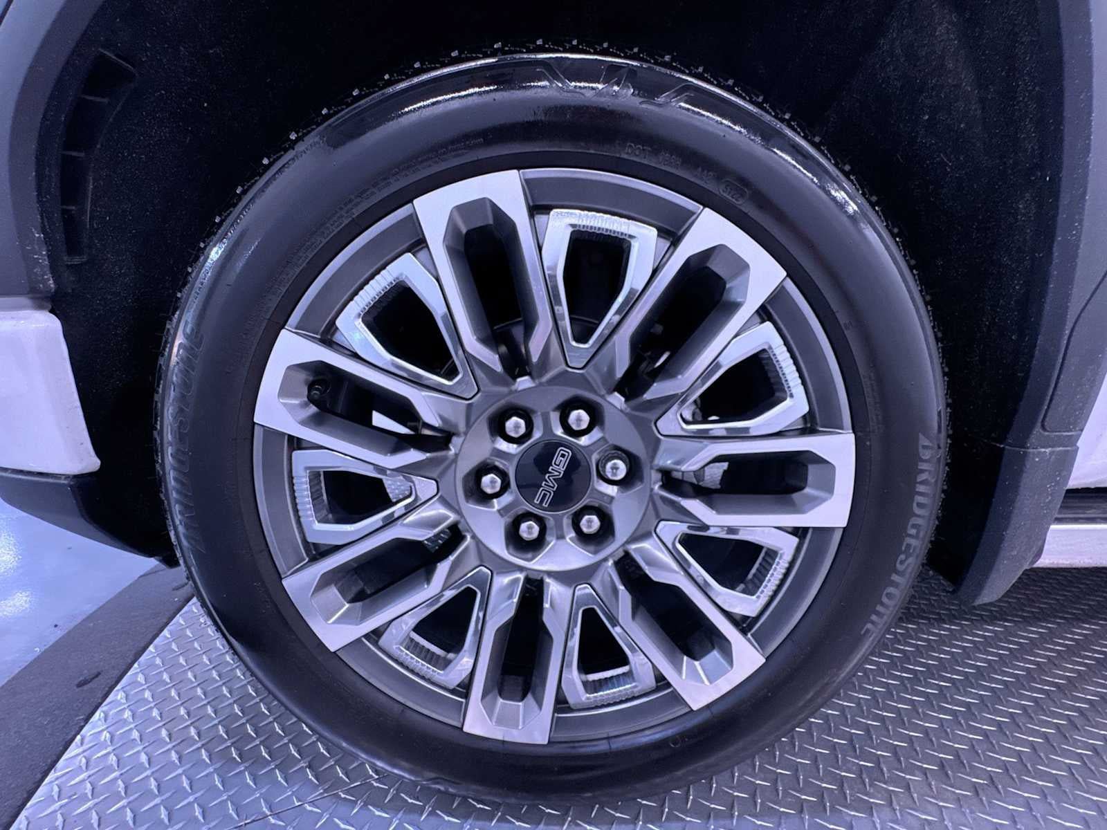 Used 2023 GMC Sierra 1500 Denali Ultimate AWD/4WD image 10
