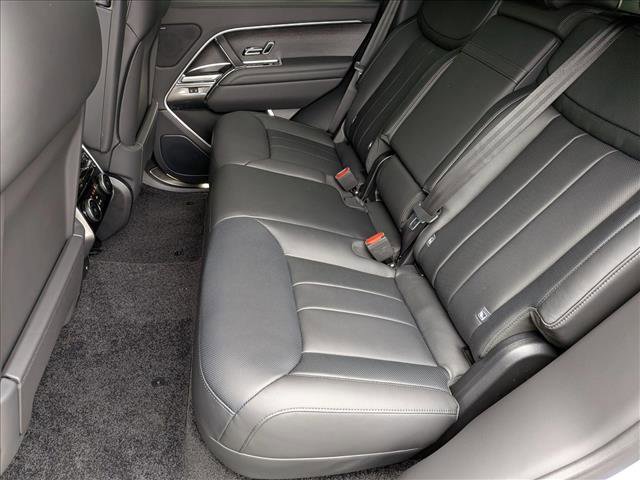 New 2026 Land Rover Range Rover SE image 15