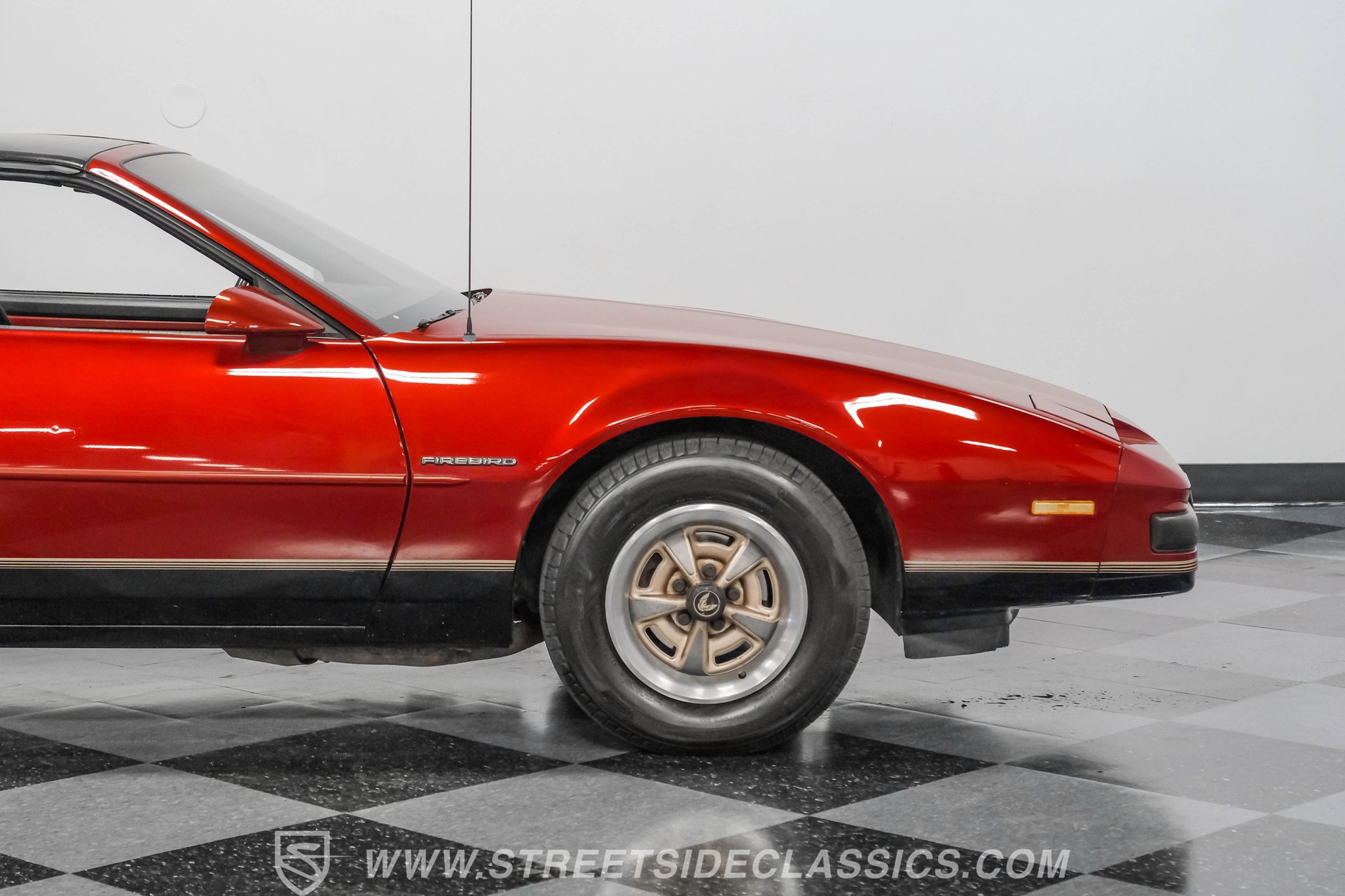Used 1987 Pontiac Firebird Coupe image 27