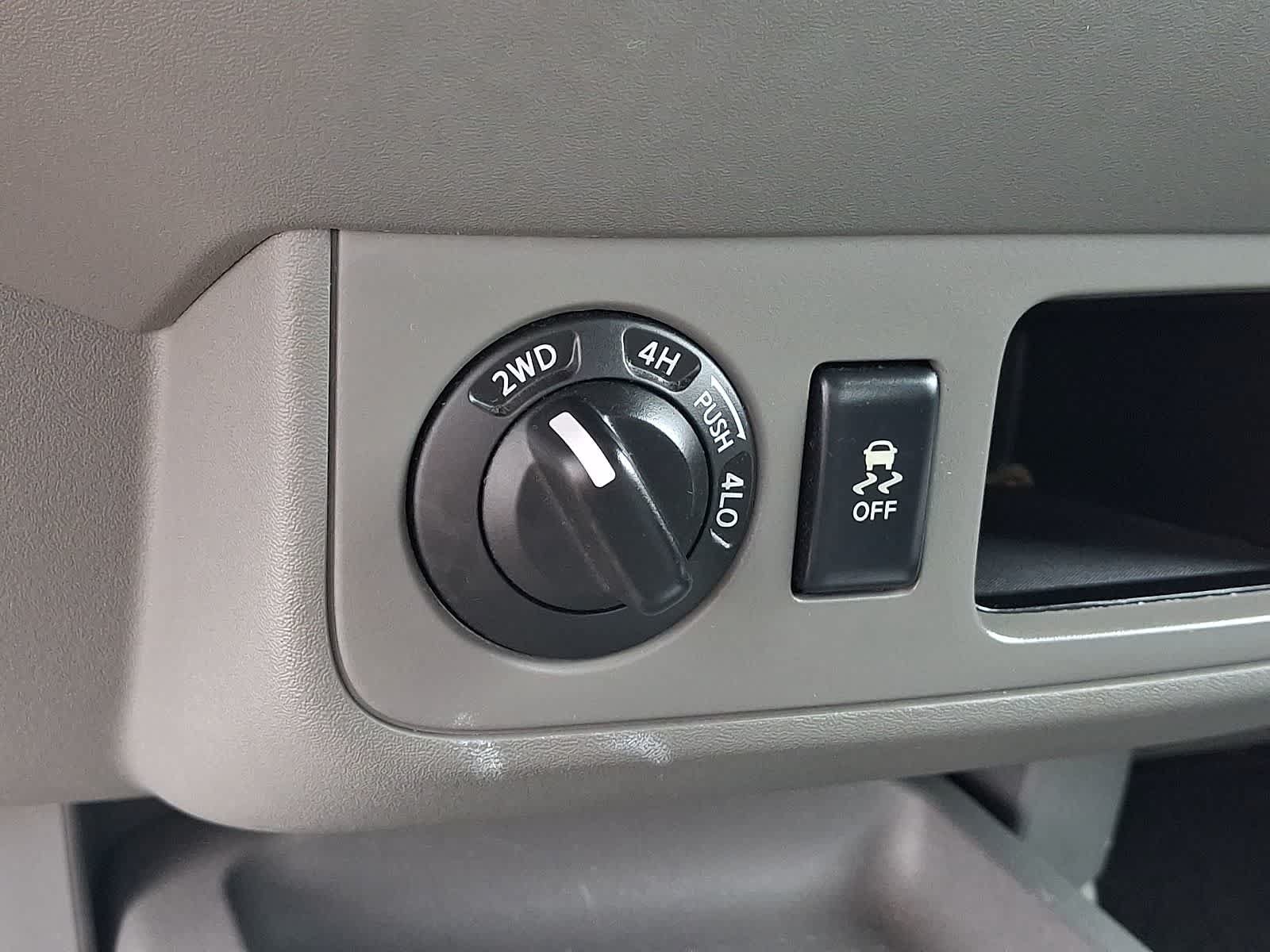 Used 2016 Nissan Frontier SV AWD/4WD image 24