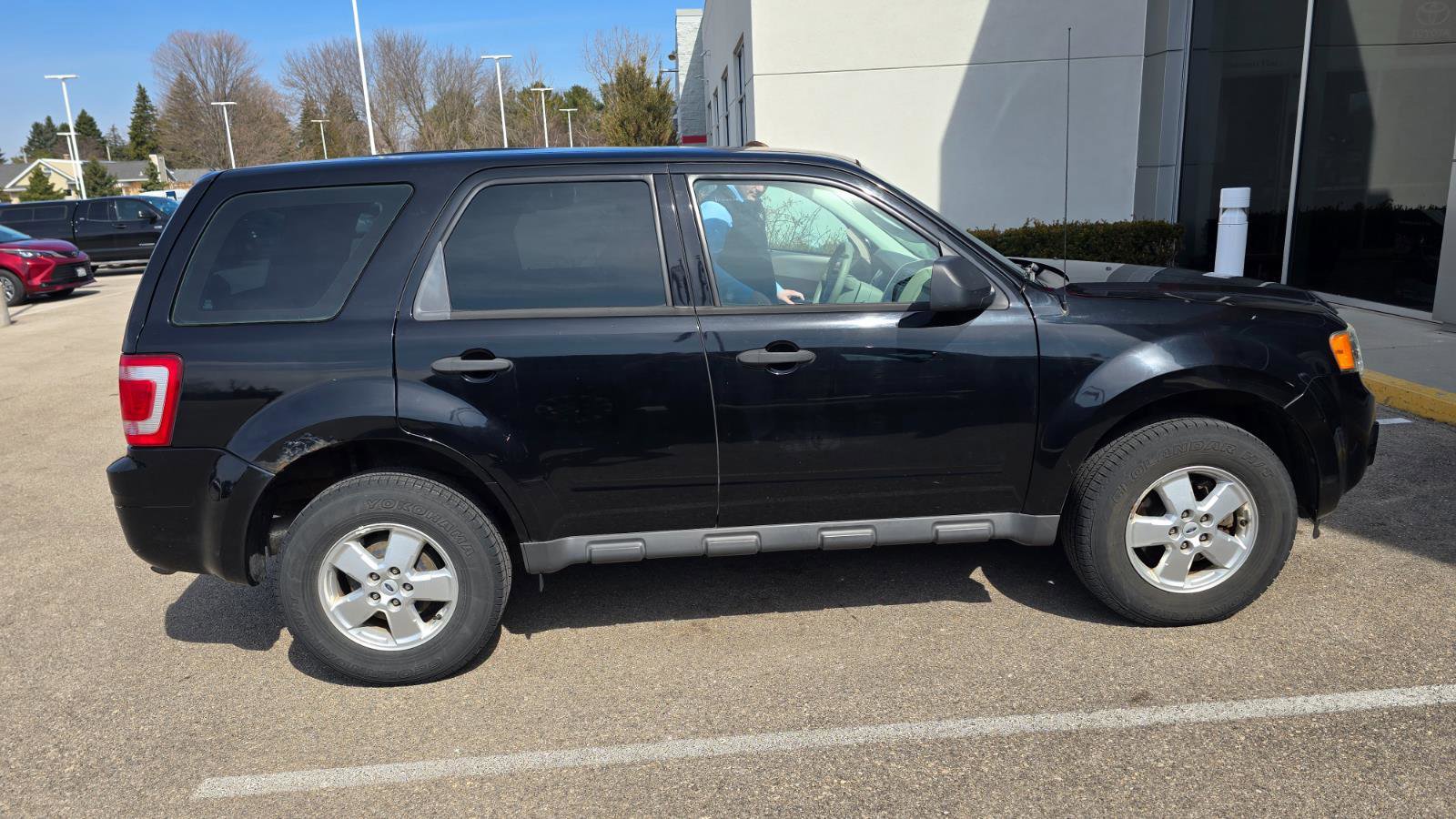 Used 2009 Ford Escape XLS FWD image 21