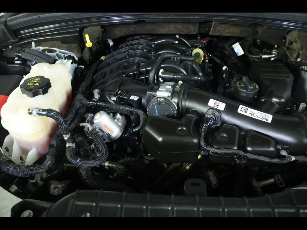 Used 2024 Jeep Grand Cherokee Laredo image 19