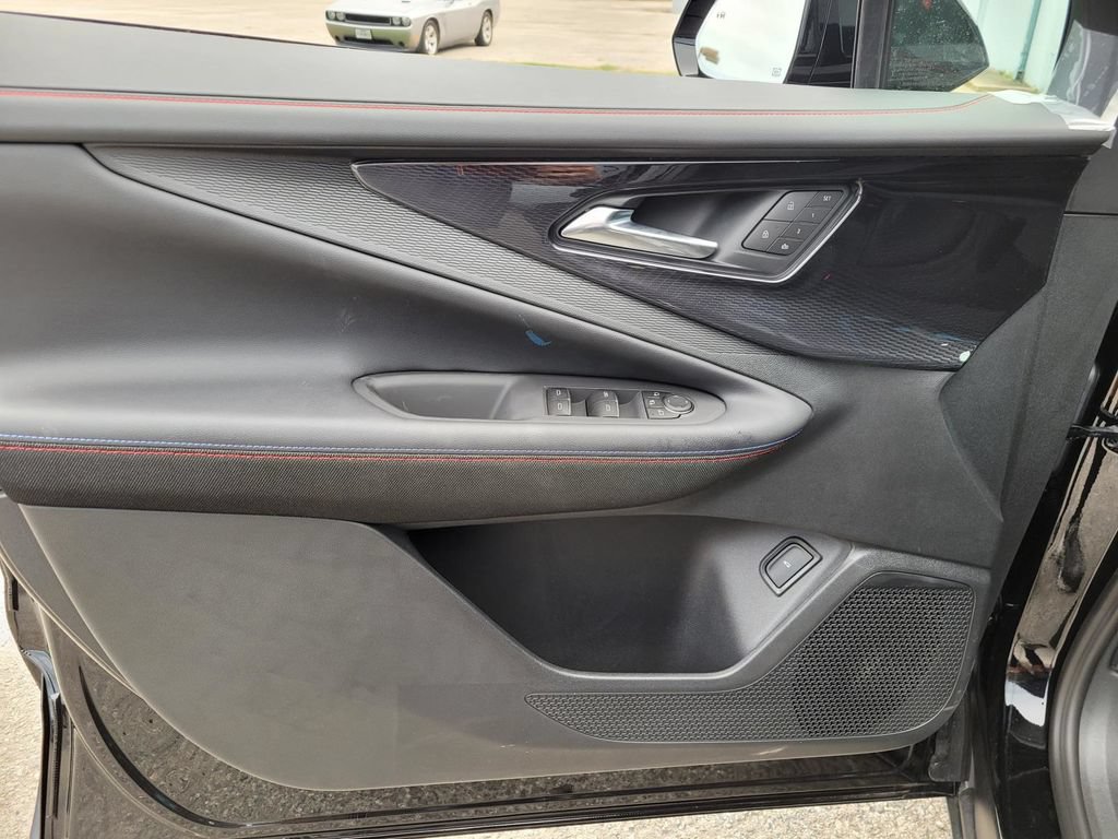 New 2025 Chevrolet Blazer EV RS AWD/4WD image 11