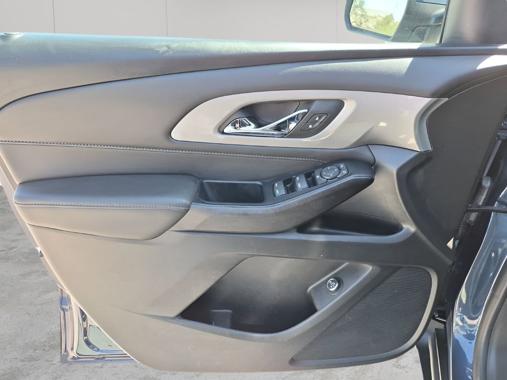 Used 2023 Chevrolet Traverse LT image 26