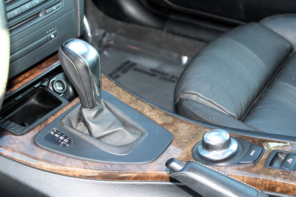 Used 2008 BMW 335i Convertible image 28