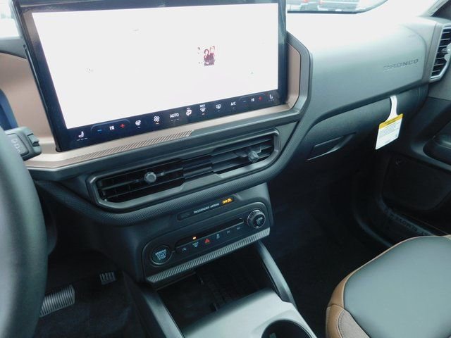 New 2025 Ford Bronco Sport Outer Banks w/ Outer Banks Tech Package+ AWD/4WD image 17