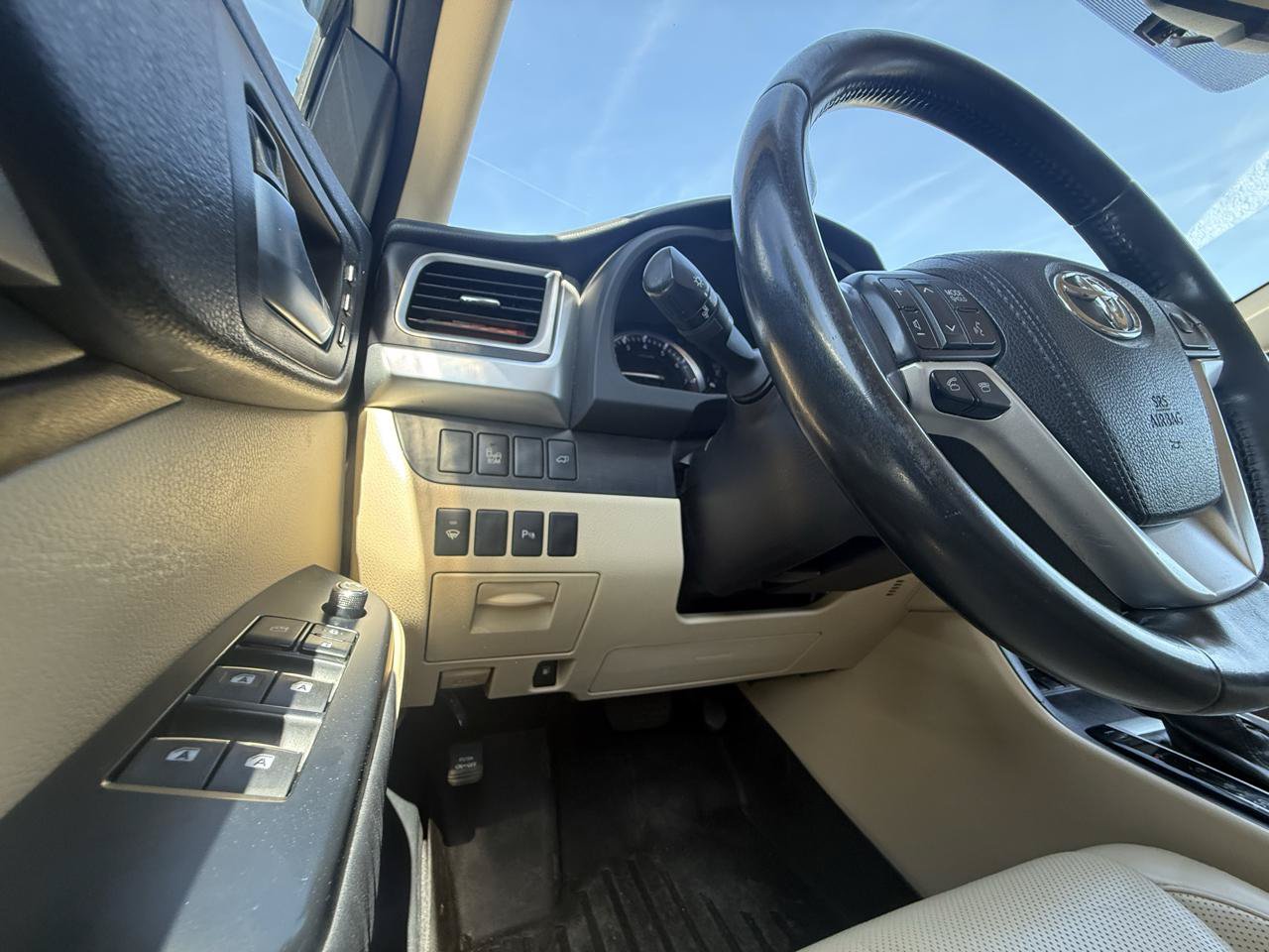 Used 2015 Toyota Highlander Limited AWD/4WD image 18