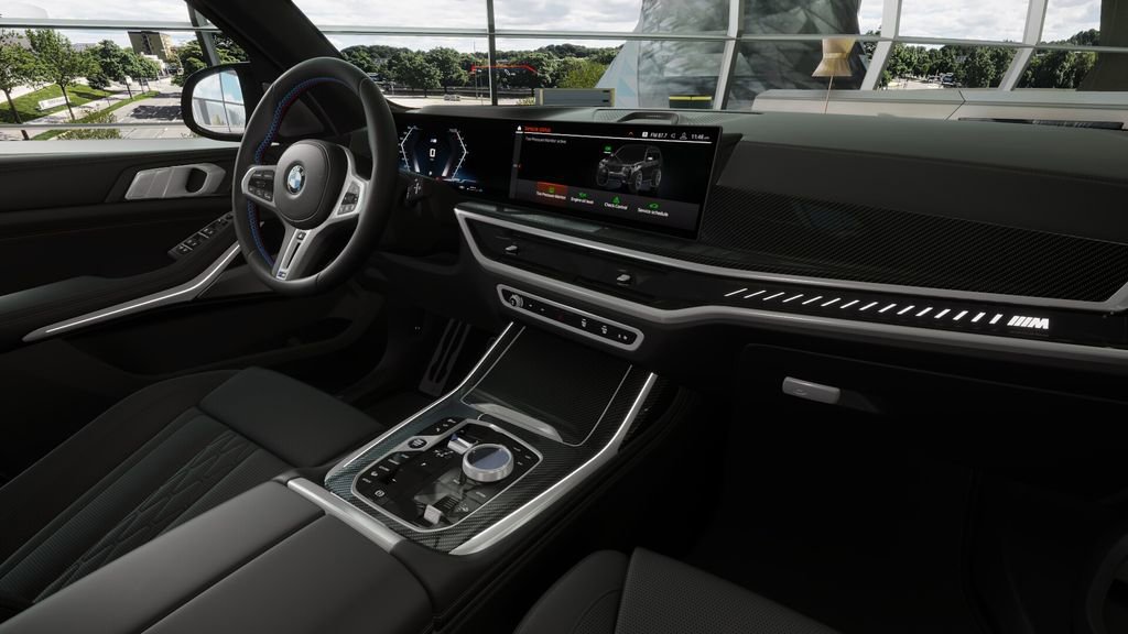 Used 2026 BMW X7 M60i image 41