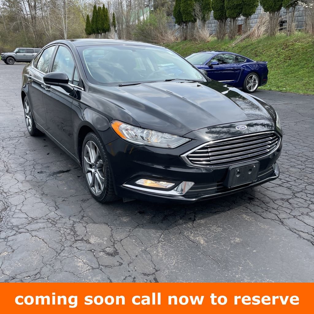 Used 2017 Ford Fusion SE w/ Equipment Group 201A image 1