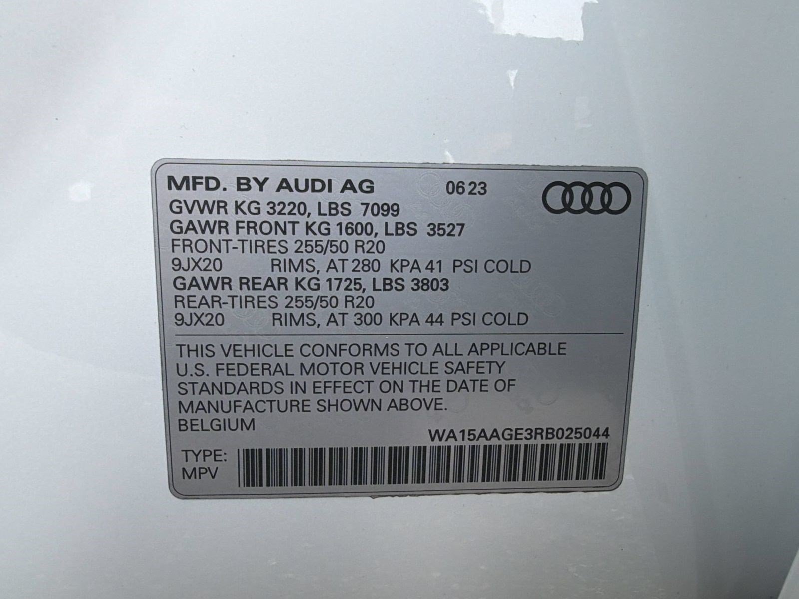 Used 2024 Audi Q8 e-tron Premium Plus w/ Premium Plus Package AWD/4WD image 25