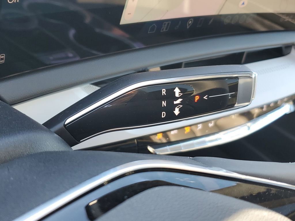 New 2026 Cadillac Optiq Luxury 1 image 16