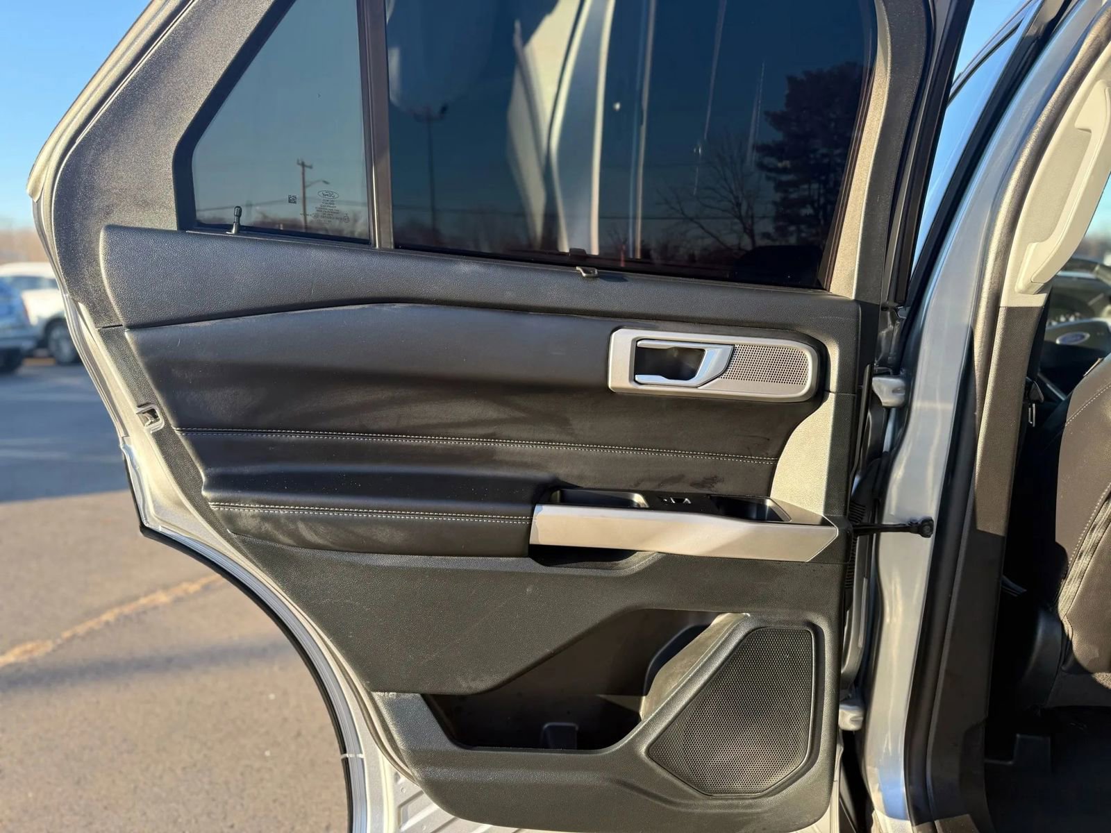 Used 2023 Ford Explorer Limited image 13