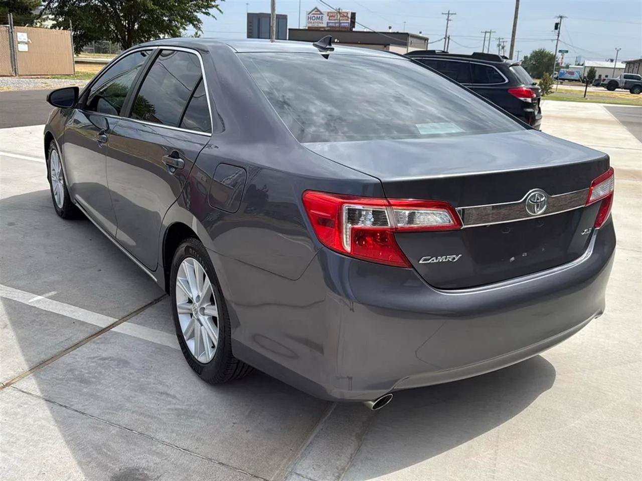 Used 2012 Toyota Camry XLE FWD image 14