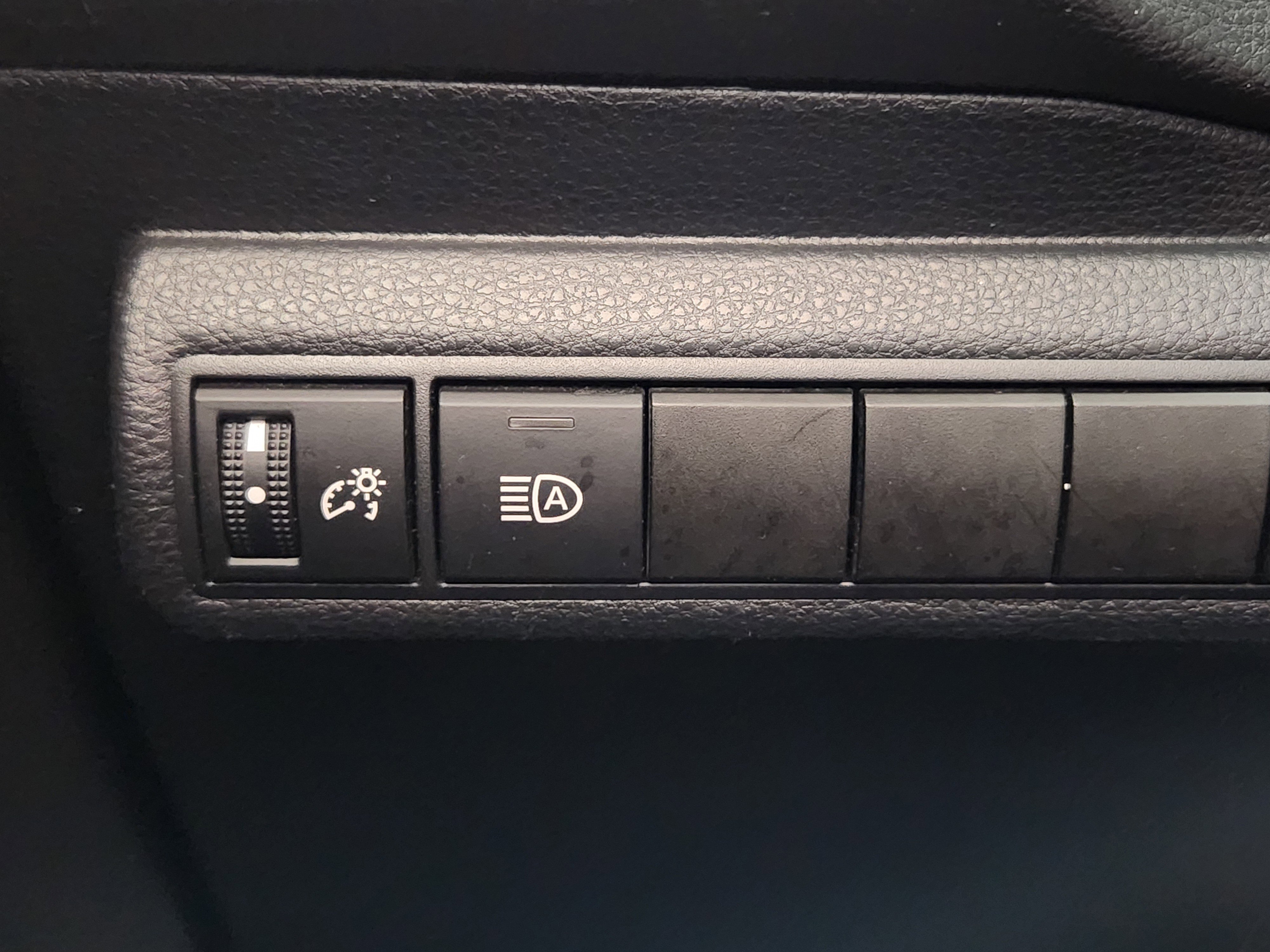 Used 2020 Toyota Corolla LE image 26