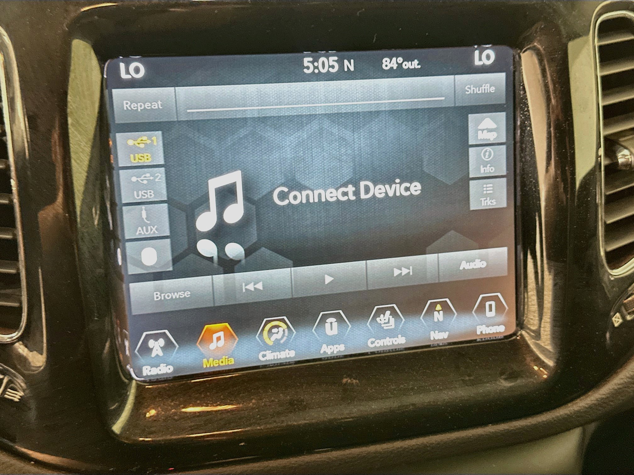 Used 2018 Jeep Compass Limited w/ Navigation Group FWD image 21