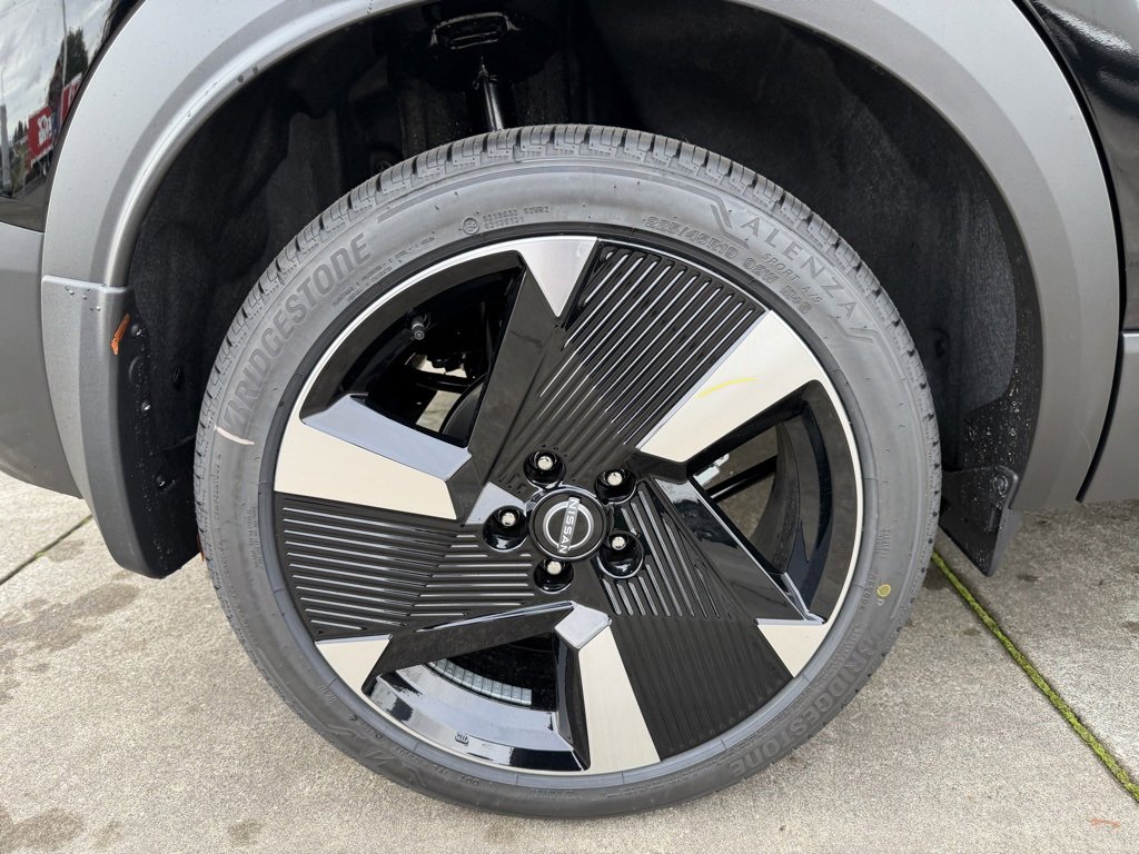 New 2026 Nissan Kicks SR w/ Cold Weather Package image 13