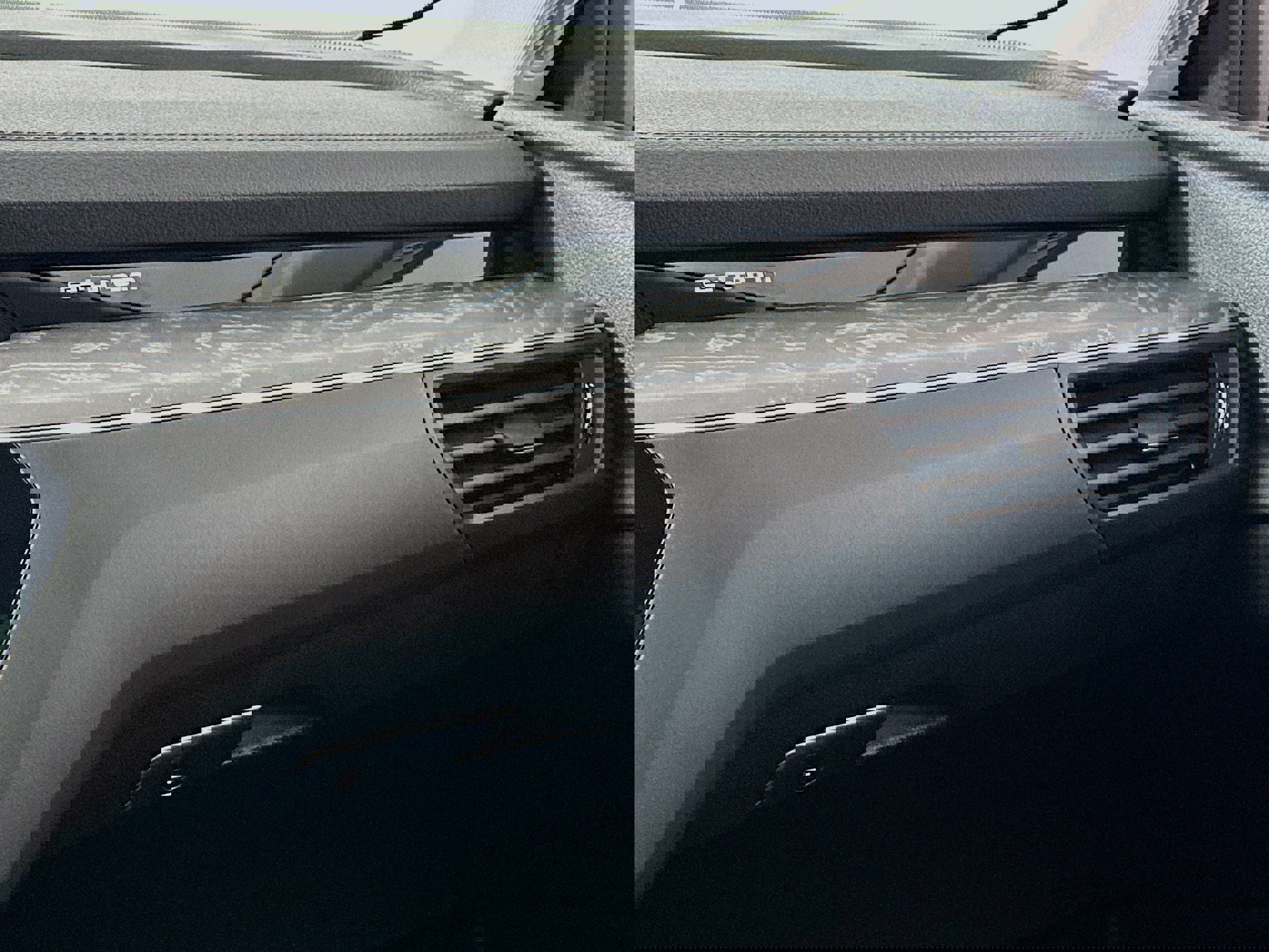 Used 2024 Audi Q8 e-tron Premium Plus w/ Premium Plus Package image 16