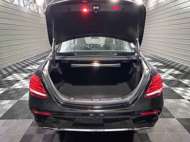 Used 2019 Mercedes-Benz E 300 4MATIC image 10