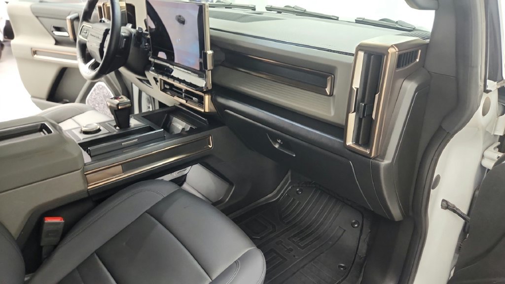Used 2025 GMC Hummer EV 2X w/ LPO, Sport Package AWD/4WD image 30
