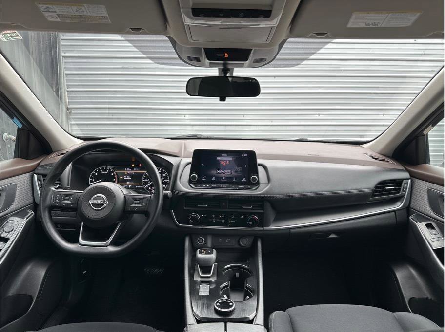 Used 2023 Nissan Rogue S image 14