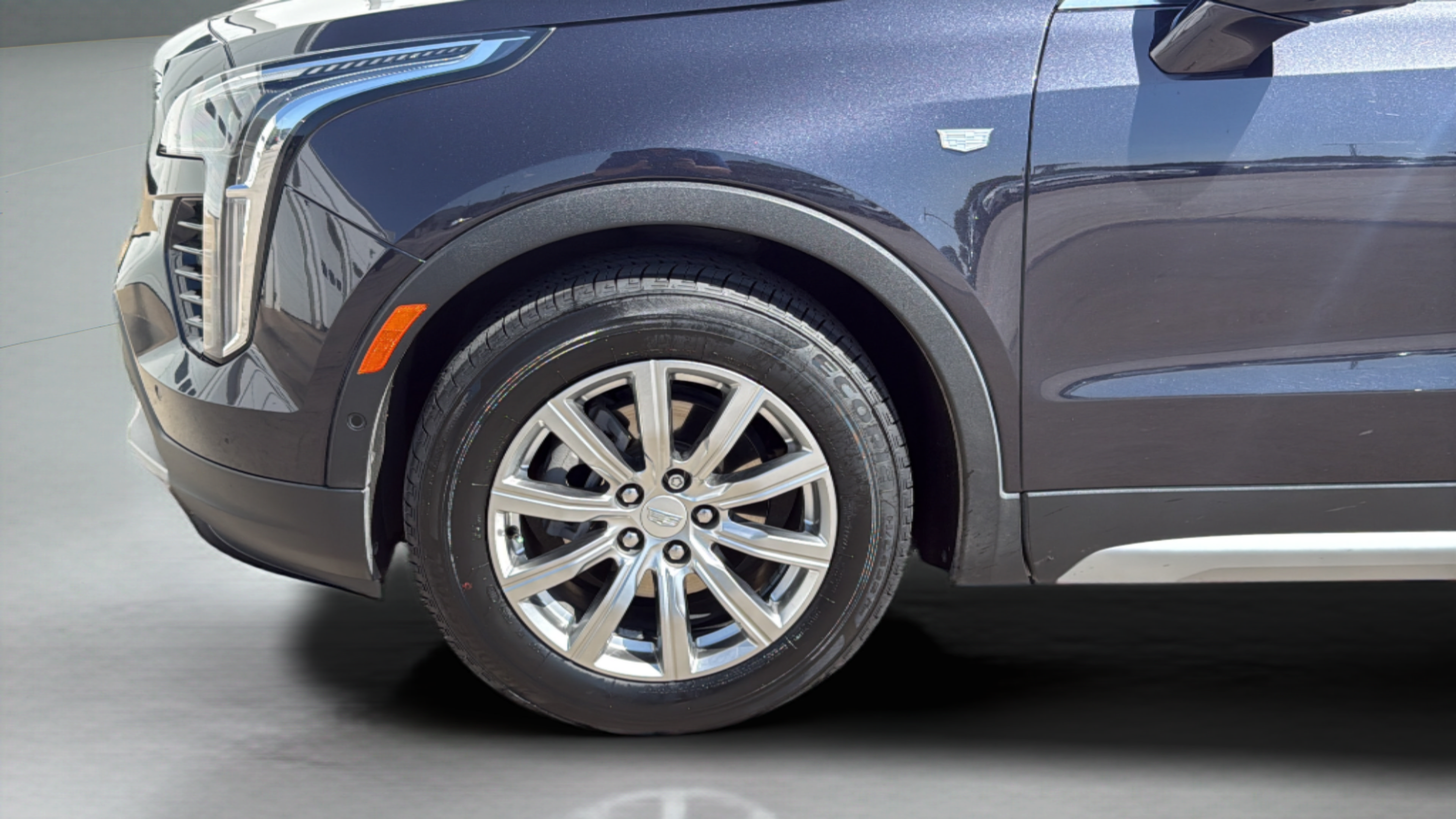 Used 2022 Cadillac XT4 Premium Luxury w/ Enhanced Visibility Package FWD image 31
