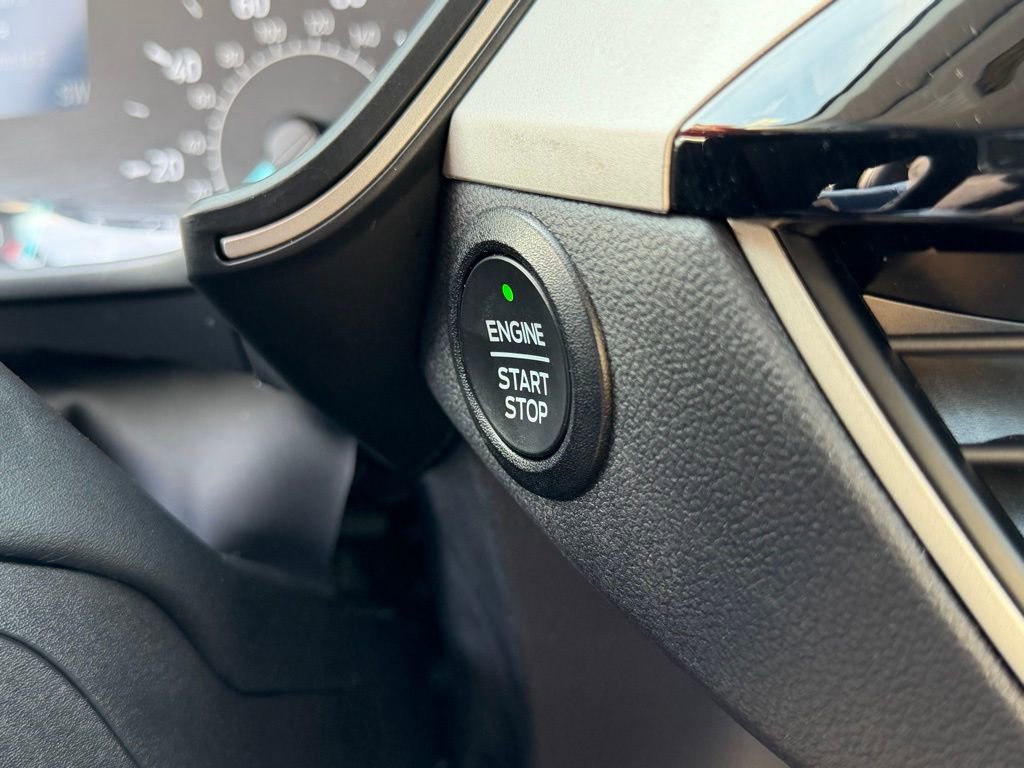 Used 2022 Ford Escape SEL image 21