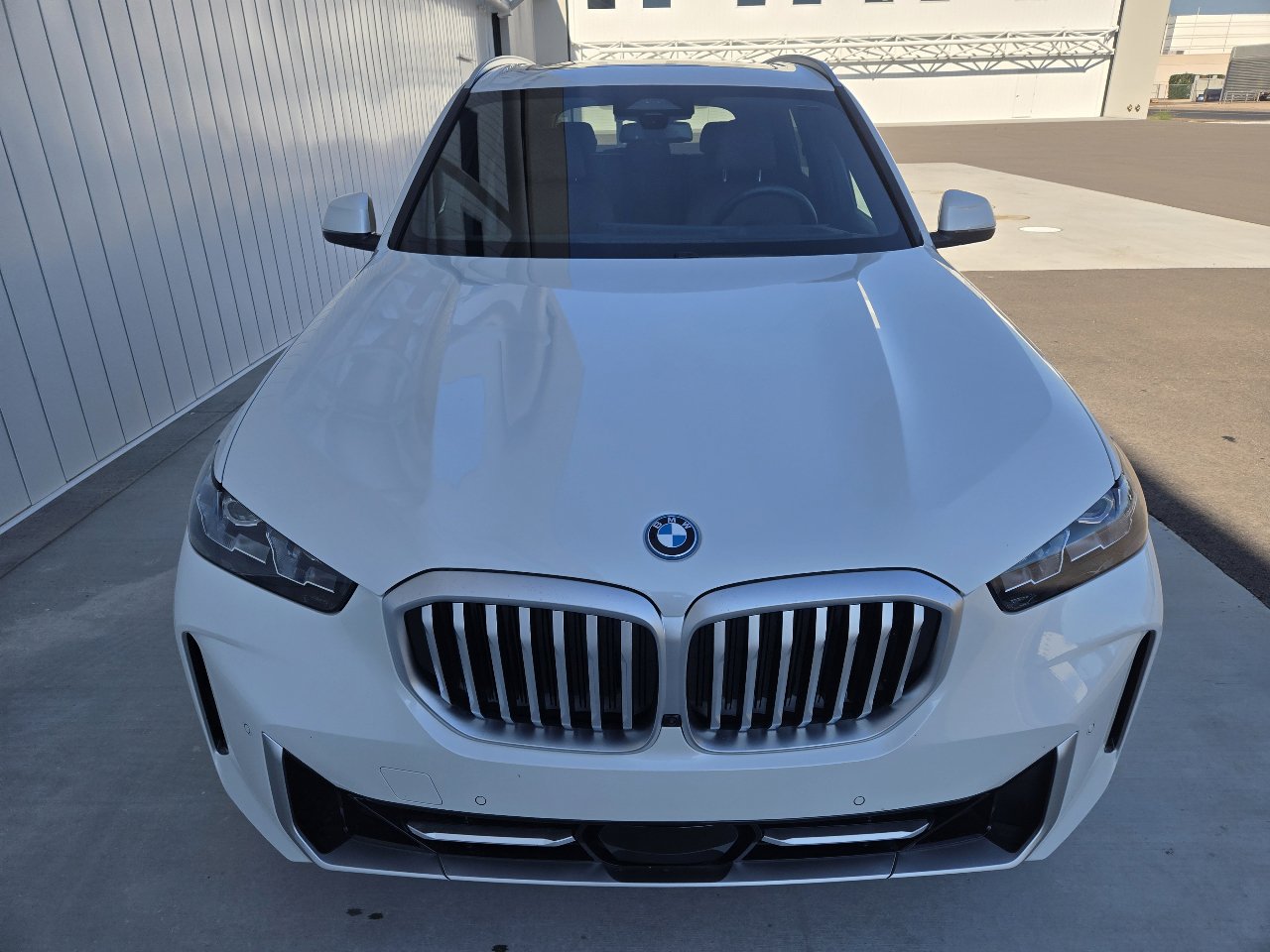 Used 2026 BMW X5 xDrive50e w/ Climate Comfort Package image 22