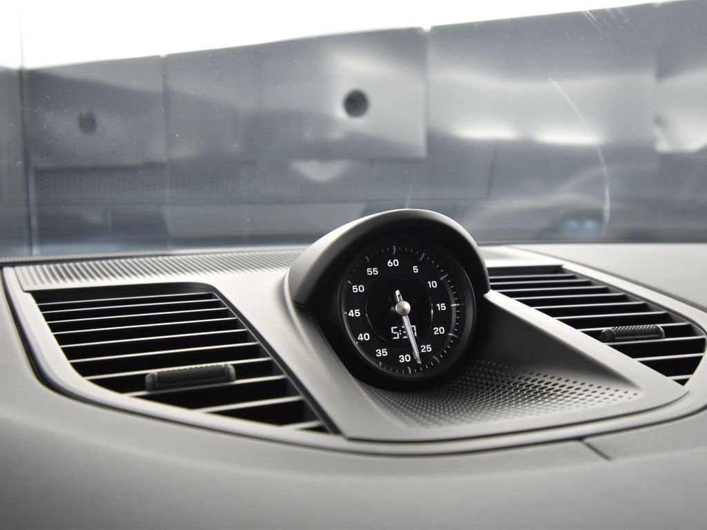 Used 2025 Porsche Panamera 4 image 35