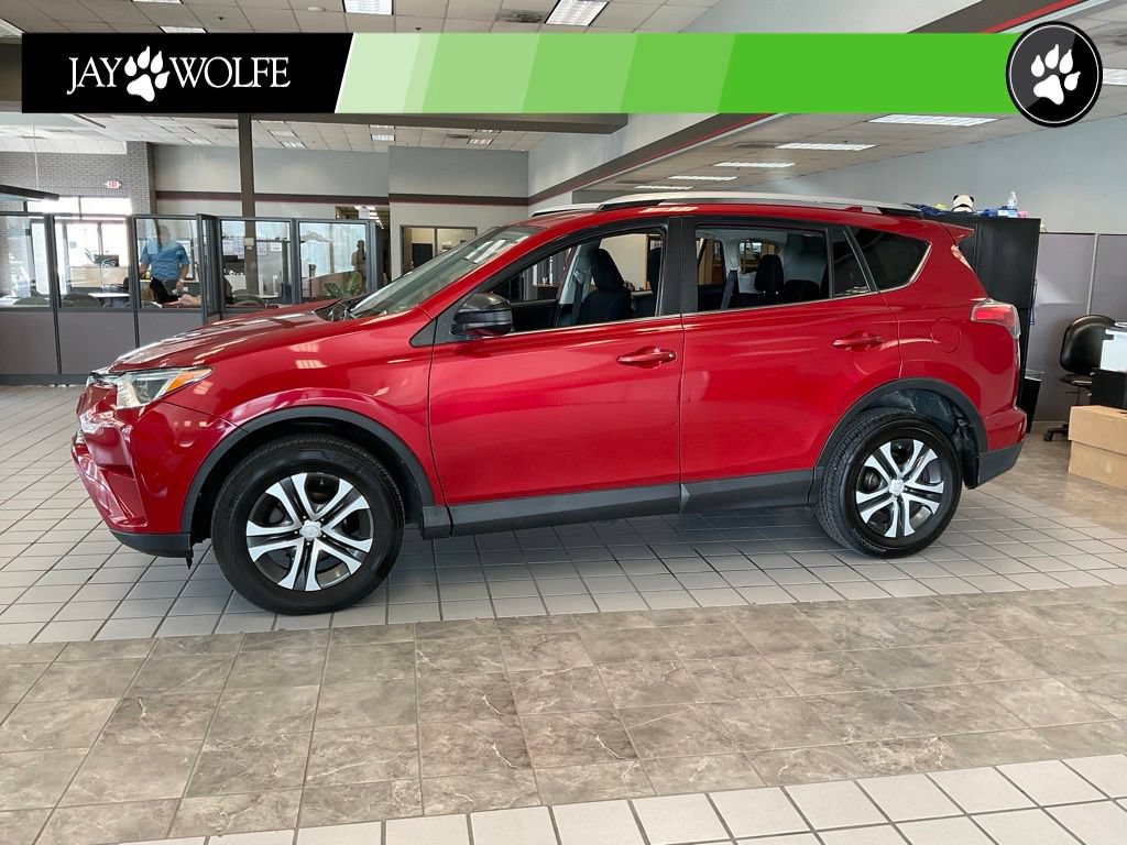 Used 2016 Toyota RAV4 LE AWD/4WD image 3