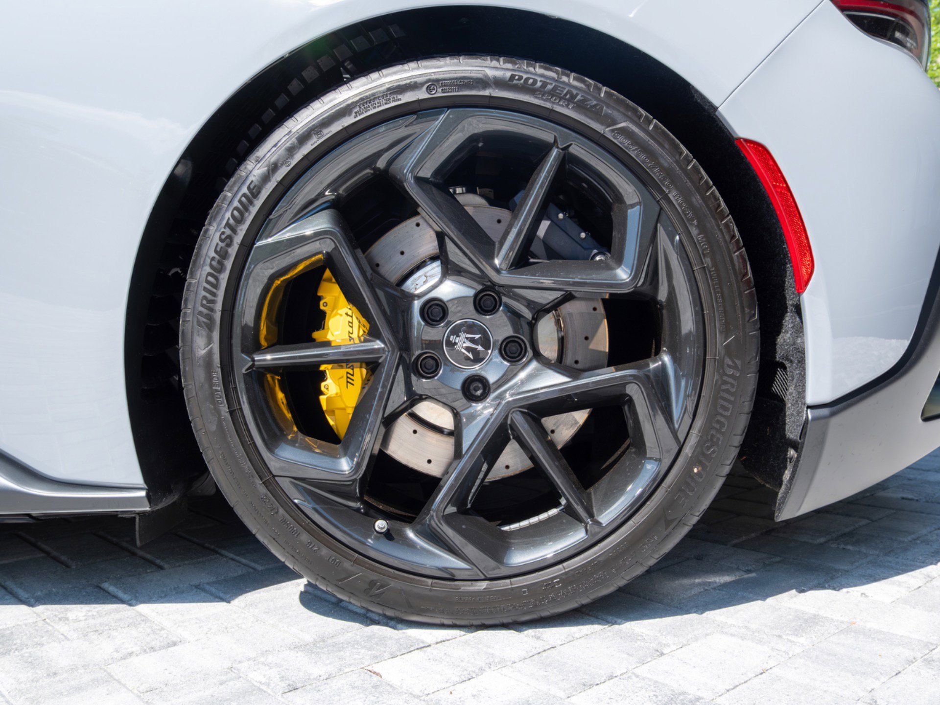 Used 2023 Maserati MC20 Coupe image 11