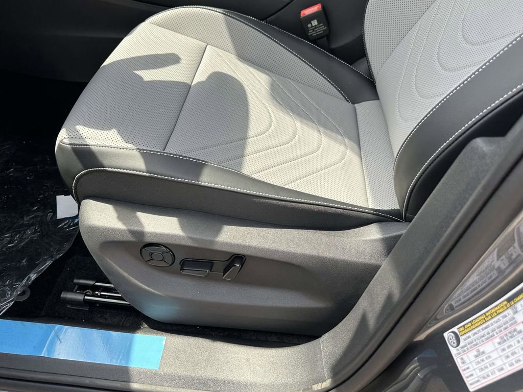 New 2026 Volkswagen Tiguan SE image 15