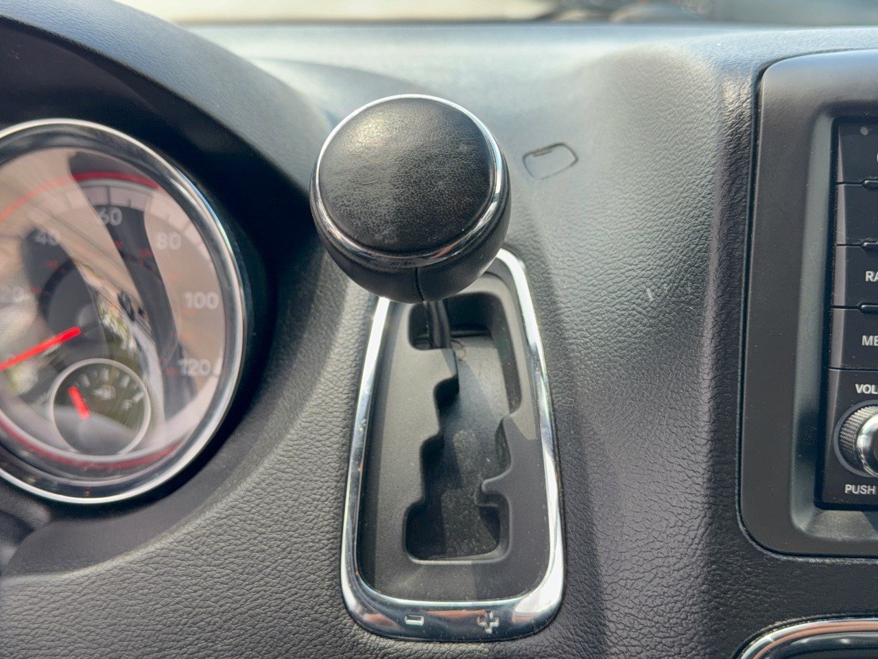 Used 2019 Dodge Grand Caravan SXT FWD image 21