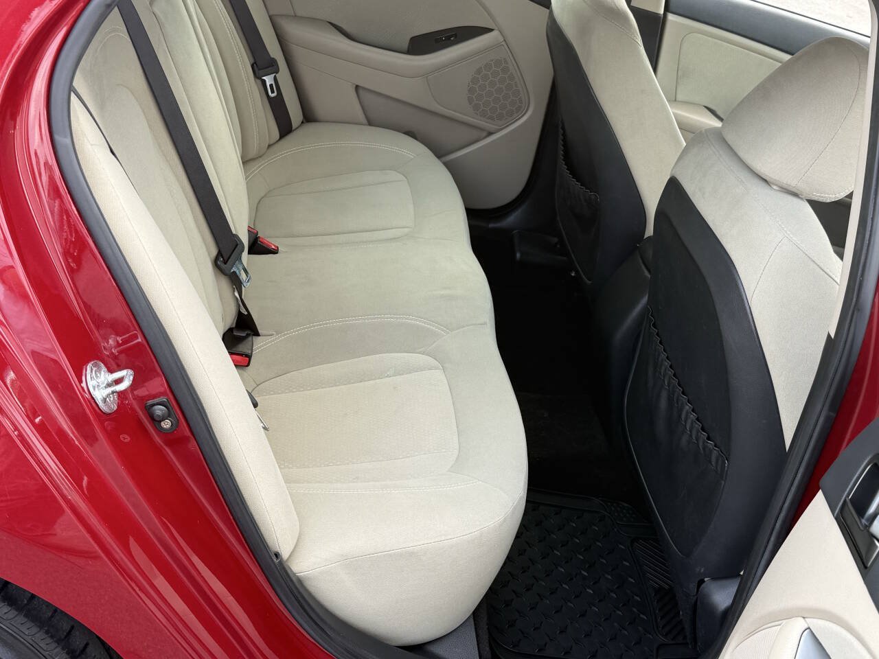 Used 2011 Kia Optima LX FWD image 13
