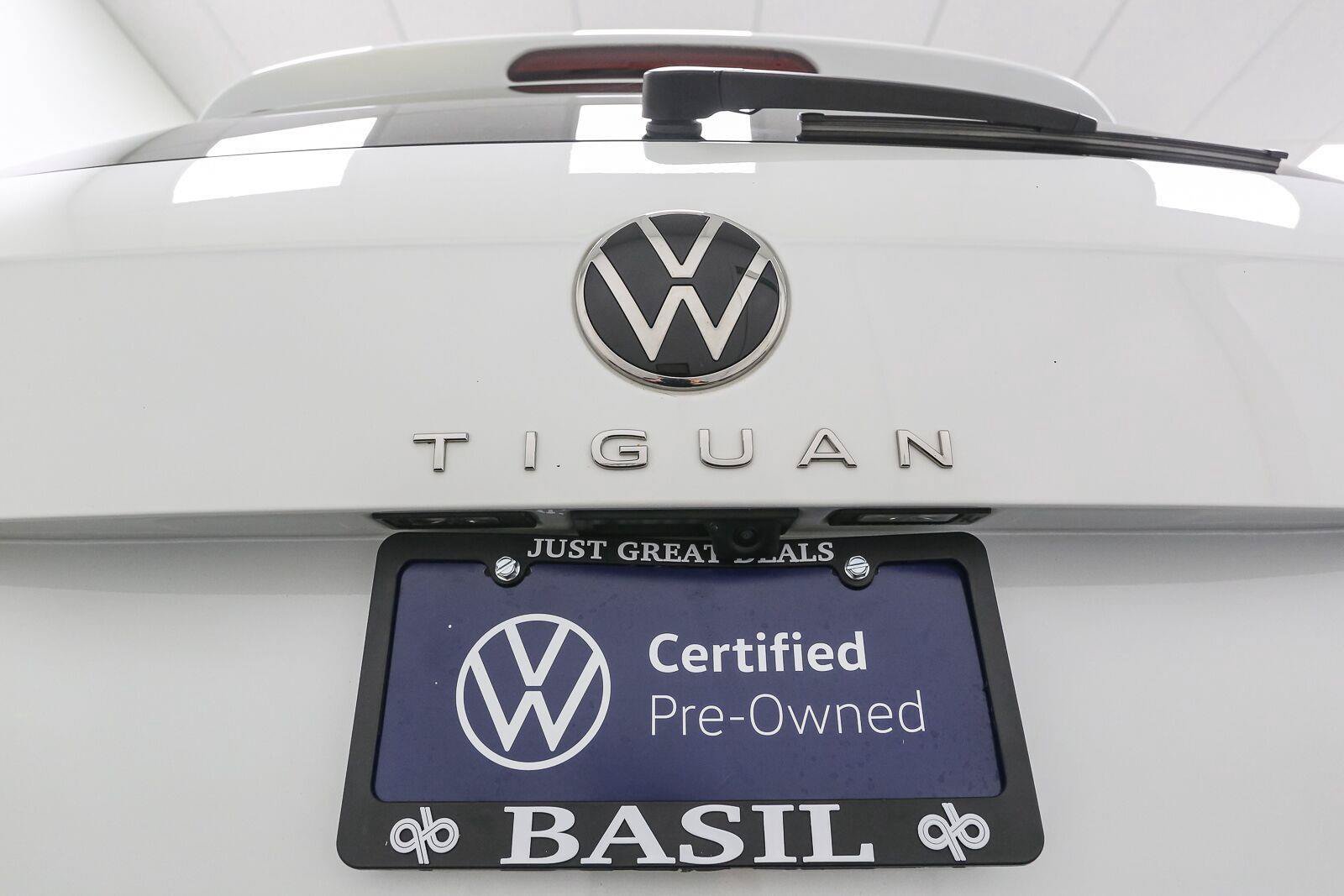 Certified 2024 Volkswagen Tiguan SE R-Line AWD/4WD image 15