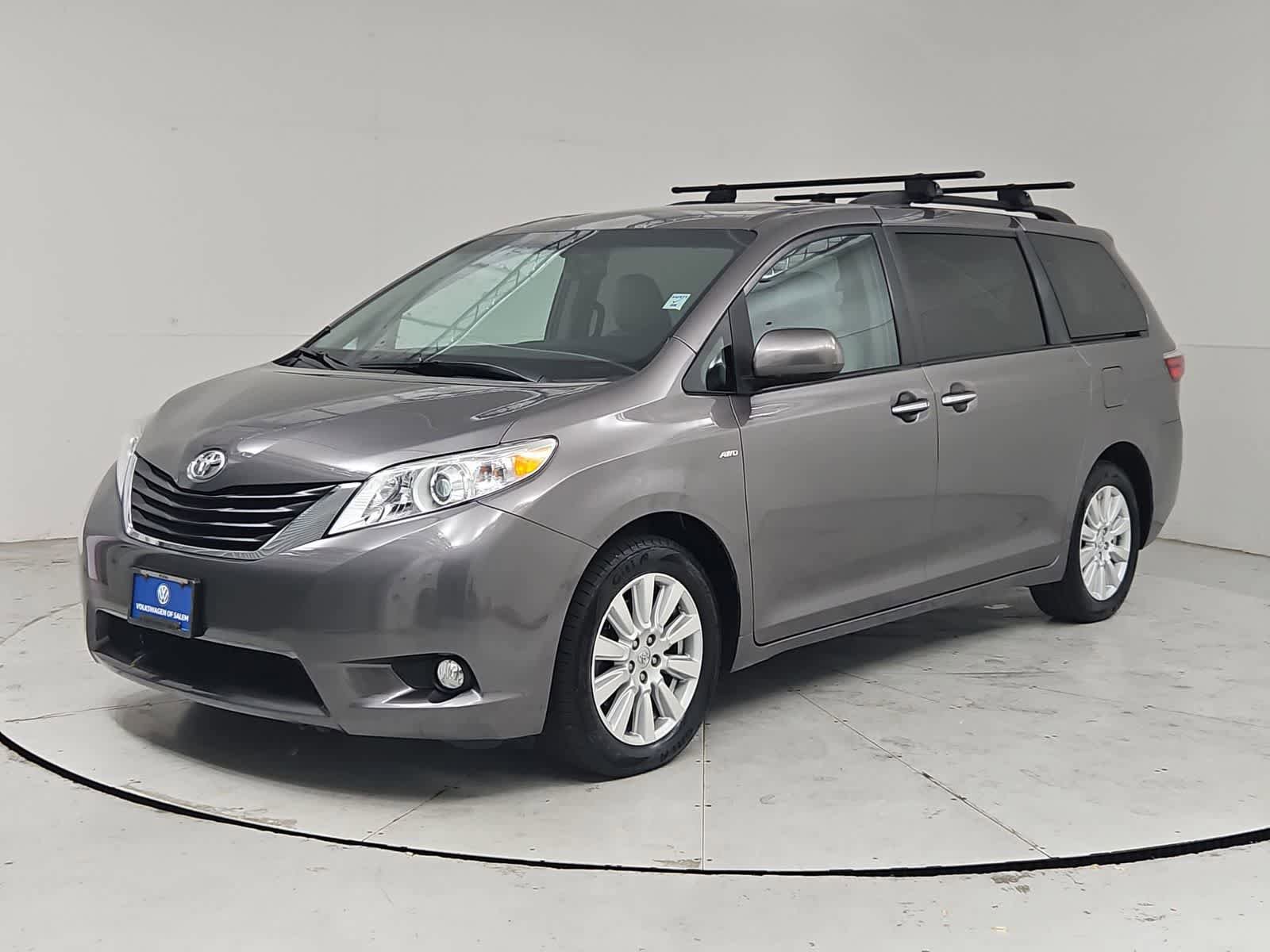 Used 2017 Toyota Sienna XLE AWD/4WD image 1