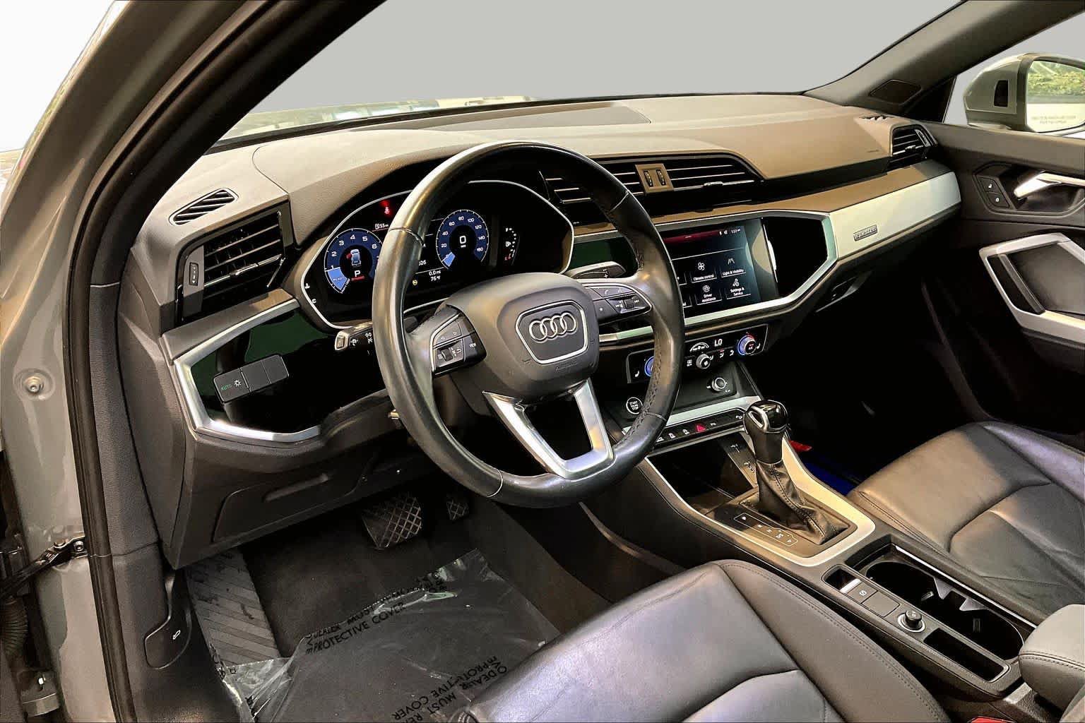 Used 2021 Audi Q3 2.0T Premium w/ Convenience Package AWD/4WD image 18