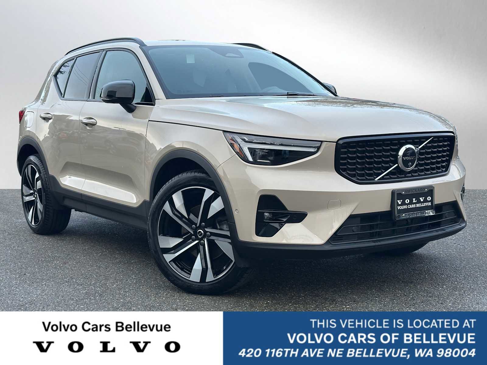 Used 2025 Volvo XC40 B5 Ultra w/ Climate Package