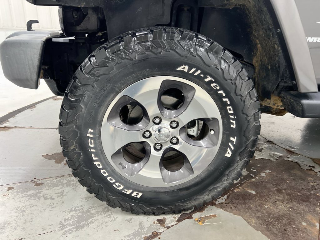 Used 2017 Jeep Wrangler Sahara w/ Trailer Tow Group AWD/4WD image 25